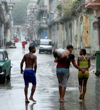 Illustration for article titled Race in Cuba: Images of Cuban Life